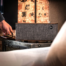 Cargar imagen en el visor de la galería, Klipsch The One II editorial
